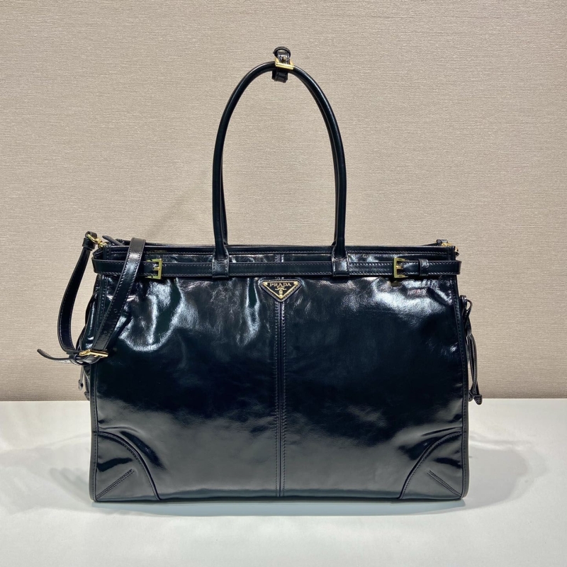 Pra*a shopping bags
